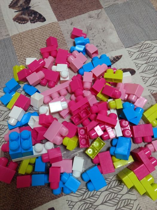 Конструктор Mega Bloks на 100 деталей