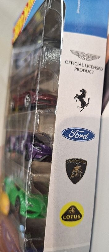 5 pack HotWheels  Ferrari & friends