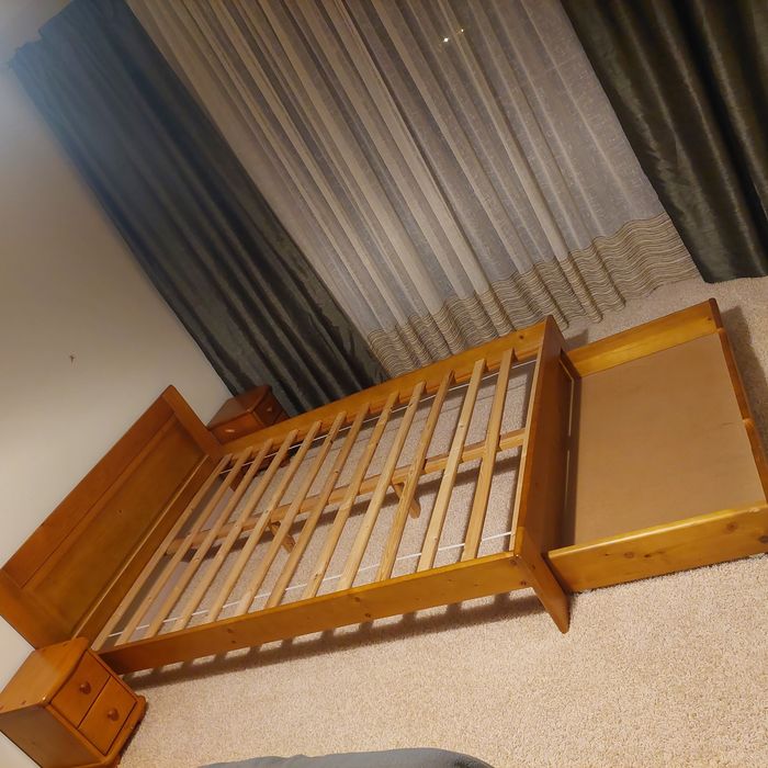 140x200 Rama łóżko naturalne drewno sosnowe+2szafki nocne z szufladami