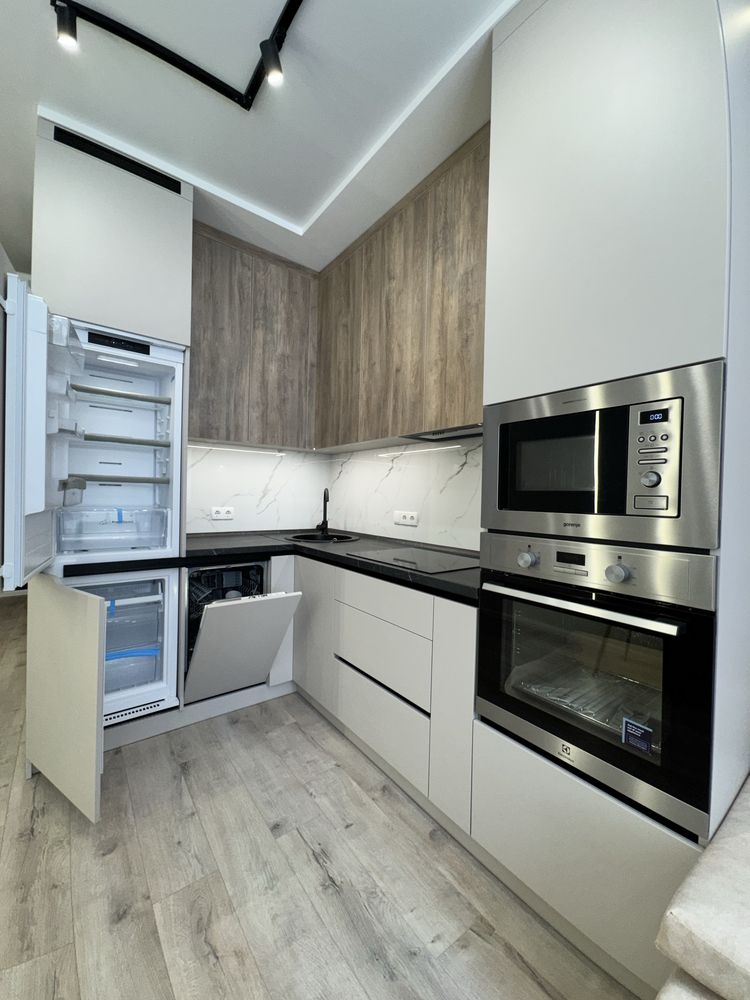 Продам 1 комнатную квартиру с ремонтом в Кадоре на Краснова