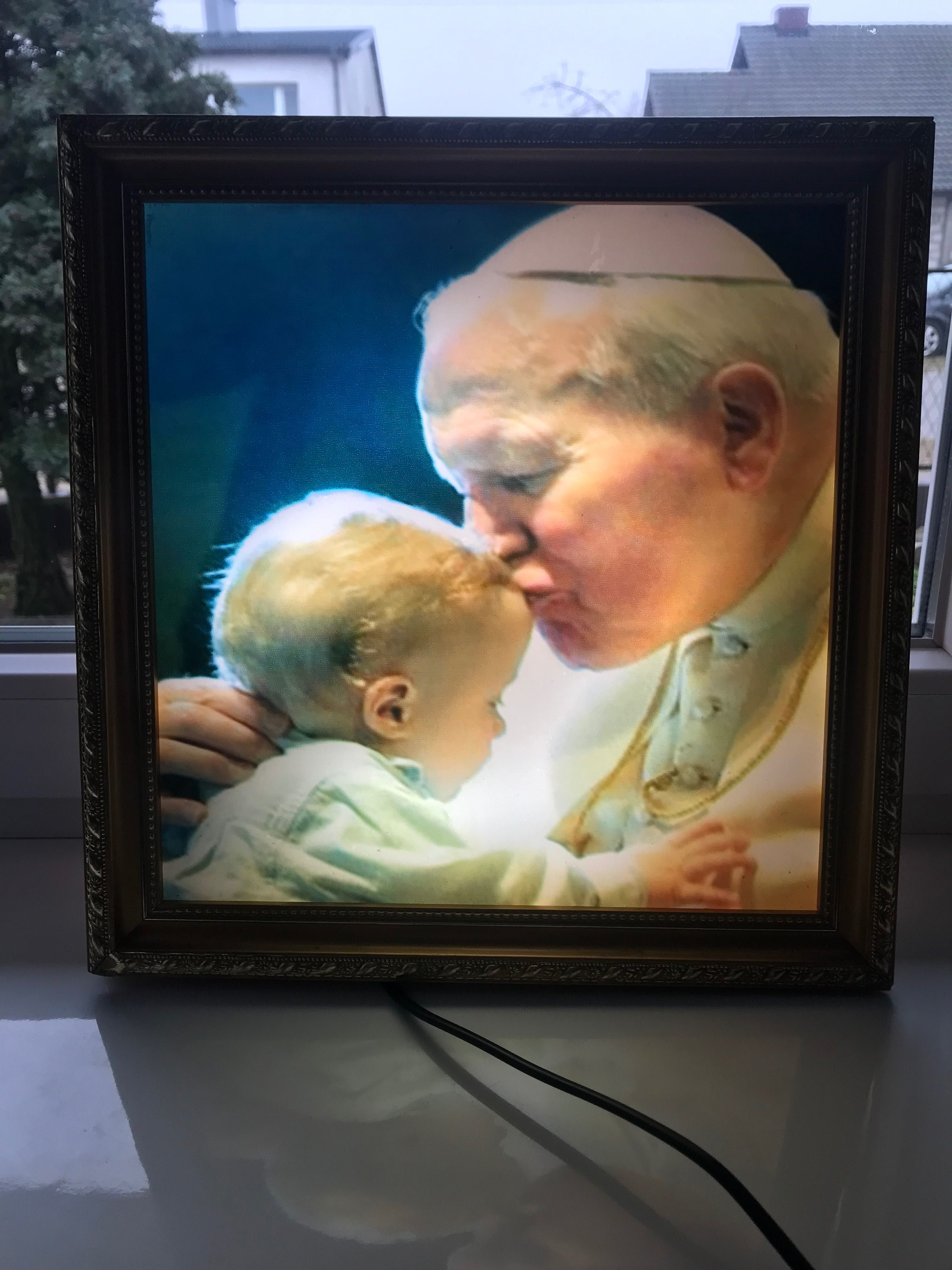 Podświetlany obraz Jana Pawła II