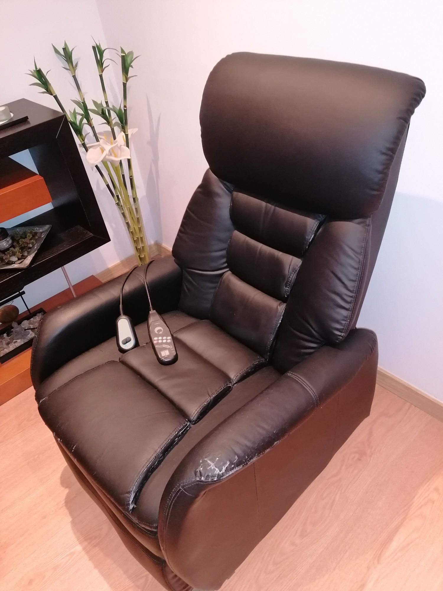 Sofá Relax Elevatório com telecomando para a função massagem