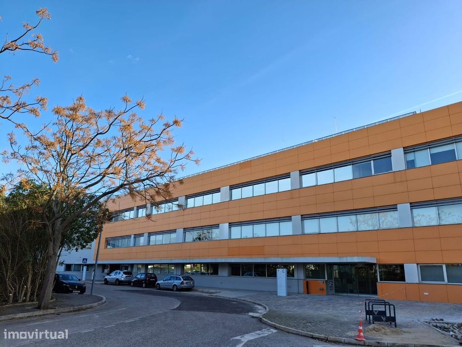 Escritório para arrendar em Porto Salvo