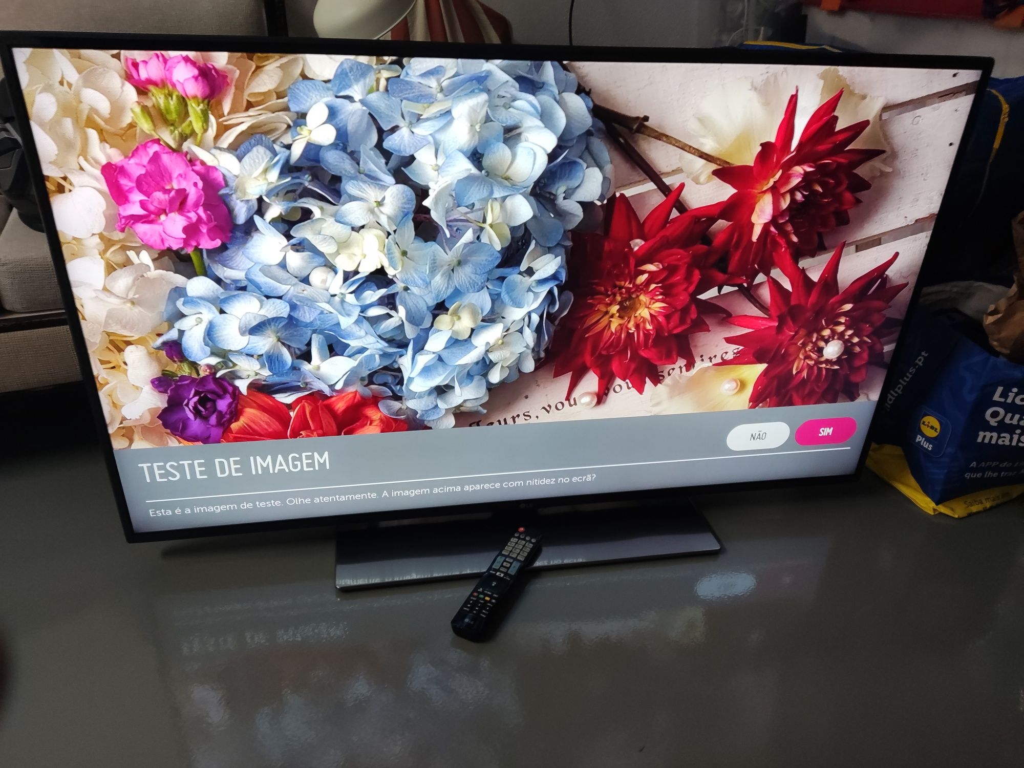 TV LG 140 cm em excelente estado