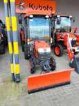 Kubota B1181 Manual 4x4,18 KM Ciągnik Komunalny z Kabiną i Pługiem