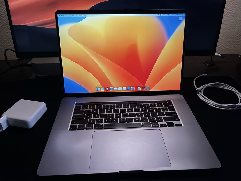 Macbook pro 2019 i7/16gb 500gb