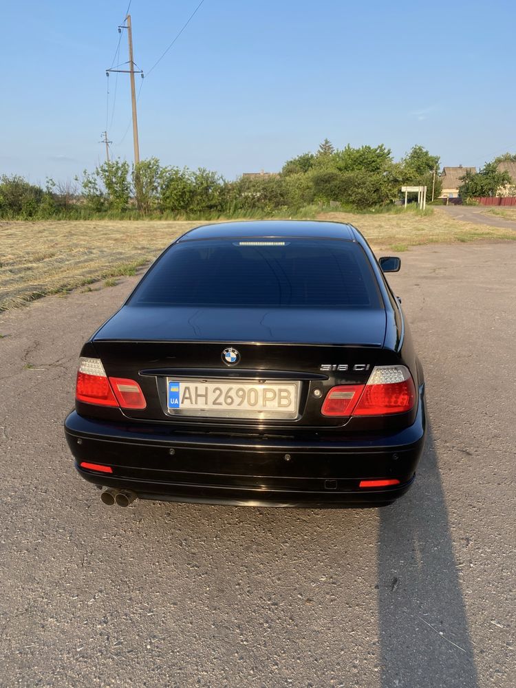 Продам свою BMW 3 купе, с машиной отдаю комплект зимней резины.