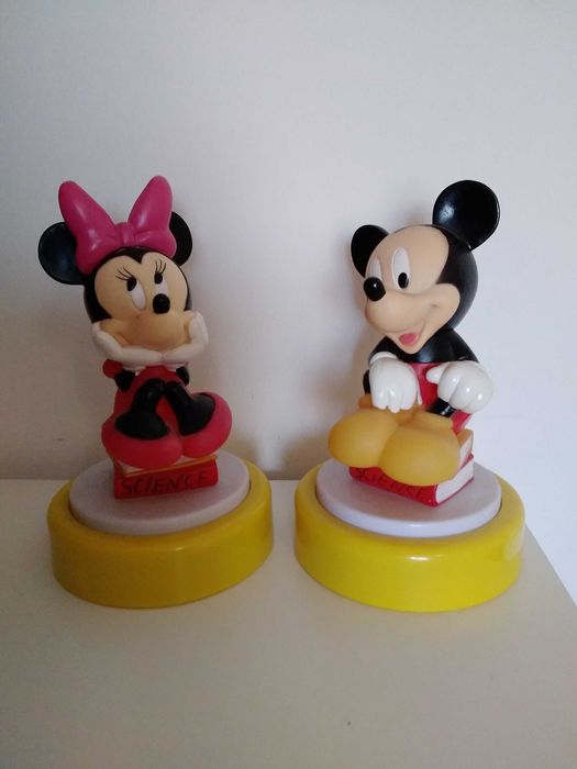 Par luzes de presença Mickey & Minnie, a pilhas.