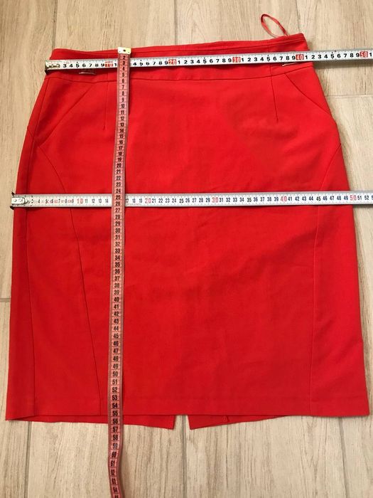 Жіночі стильні спідниці