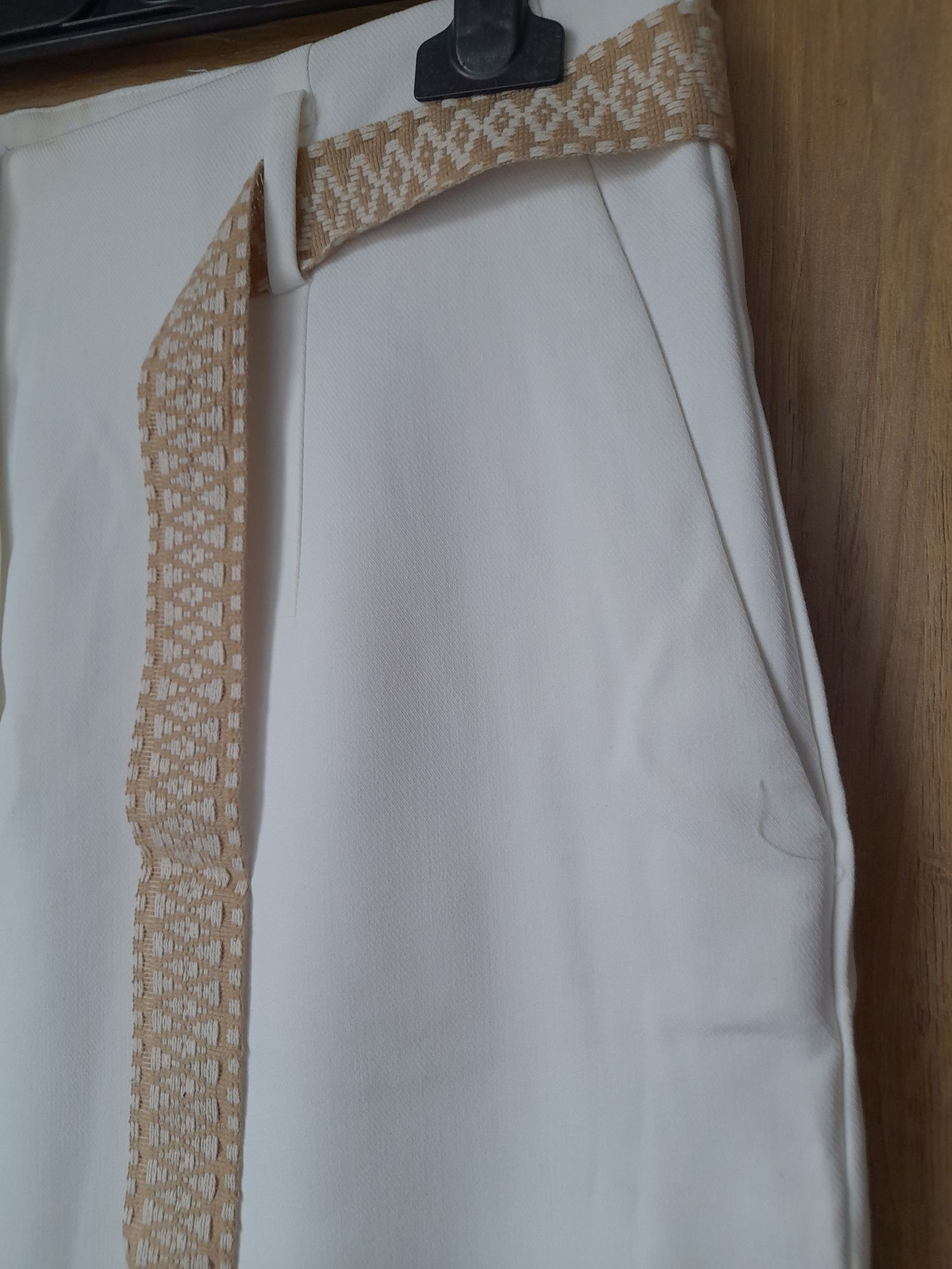 Eleganckie spodnie damskie XL Reserved