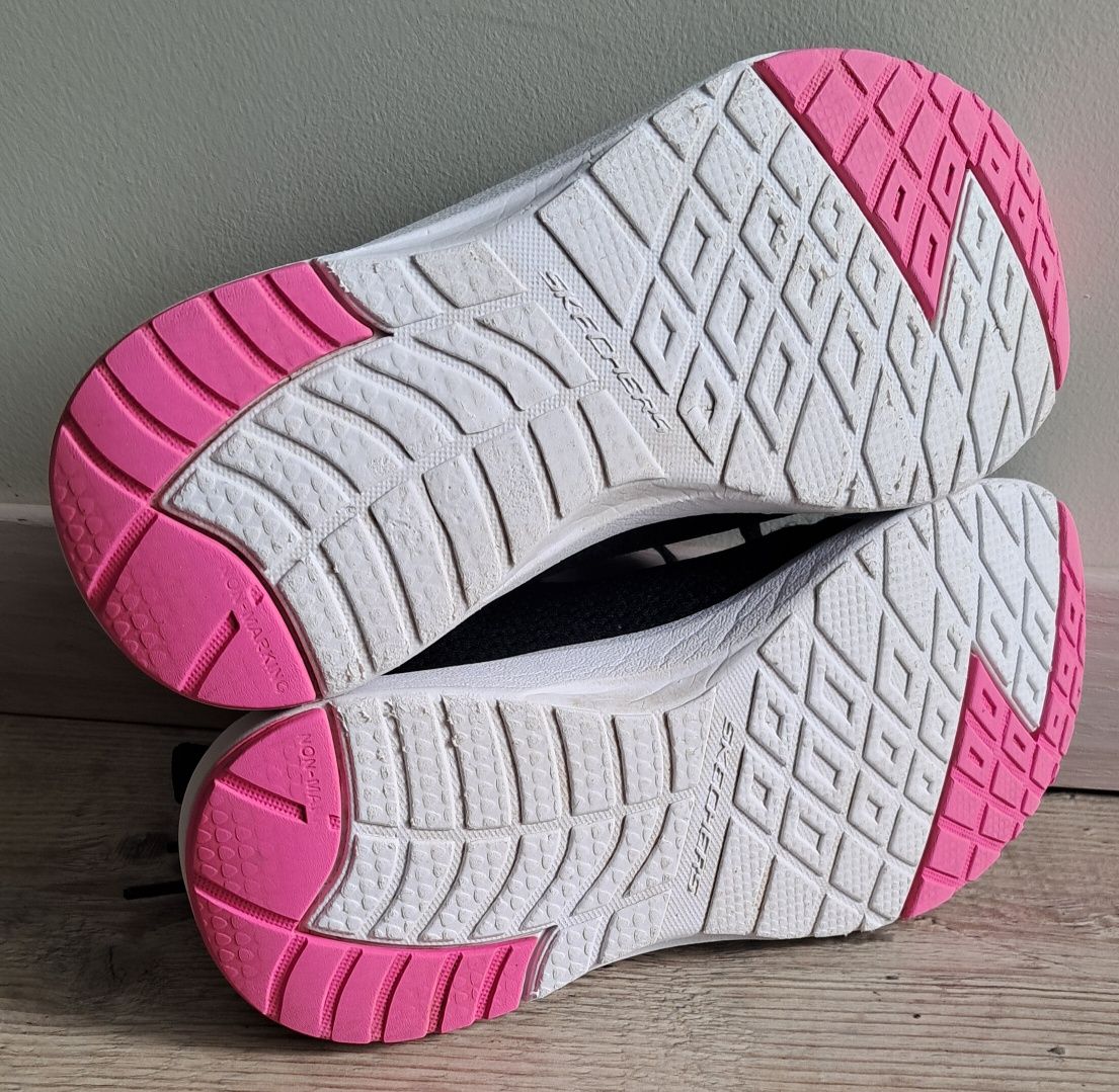 Кросівки Skechers (р.31)