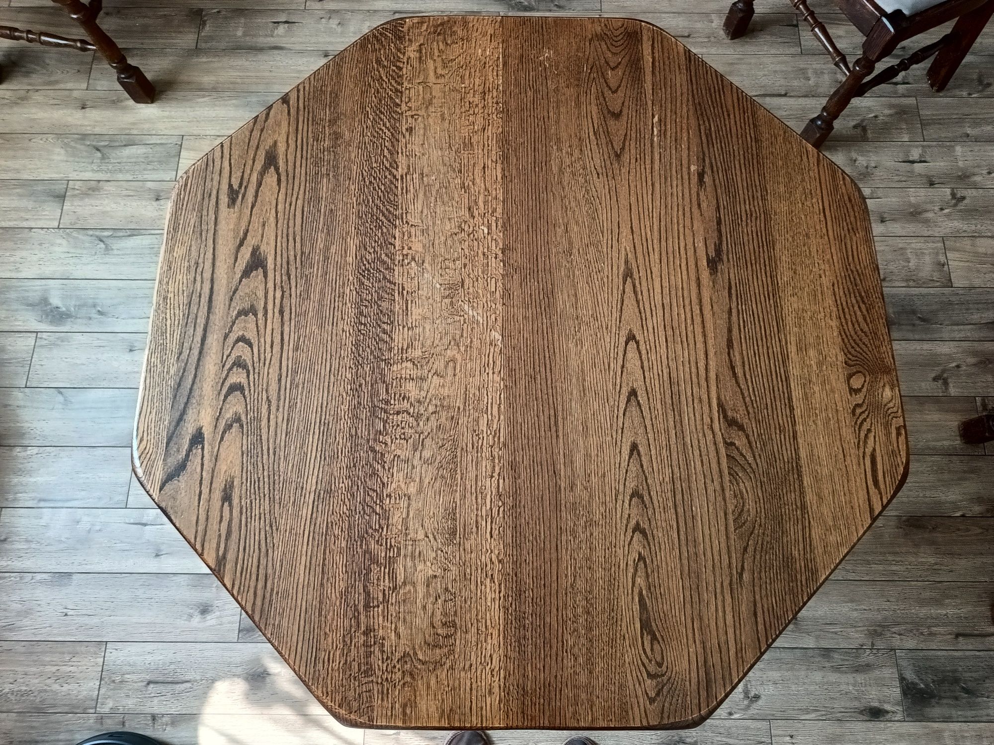 Stół drewniany 110 cm, 4 krzesła, masywny i solidny zestaw