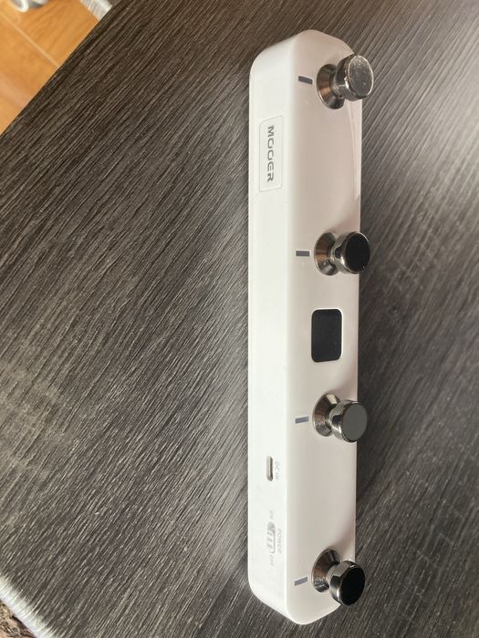 MULTI EFEITOS MOOER P2 + FOOTSWITCH WIRELESS F4