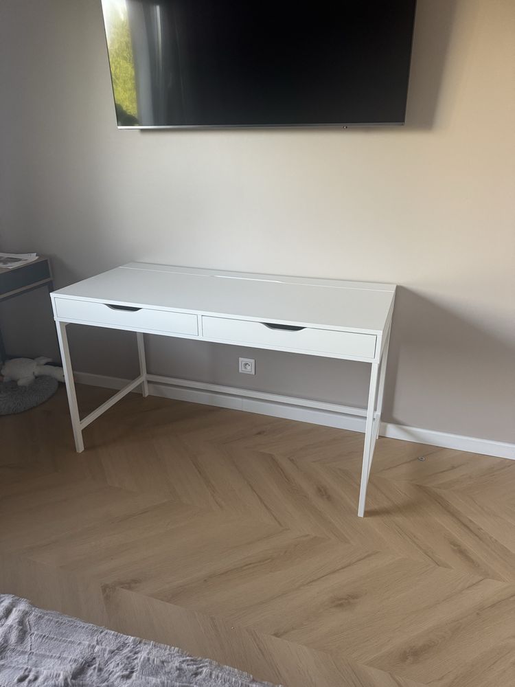 Biurko Toaletka biała 132x58