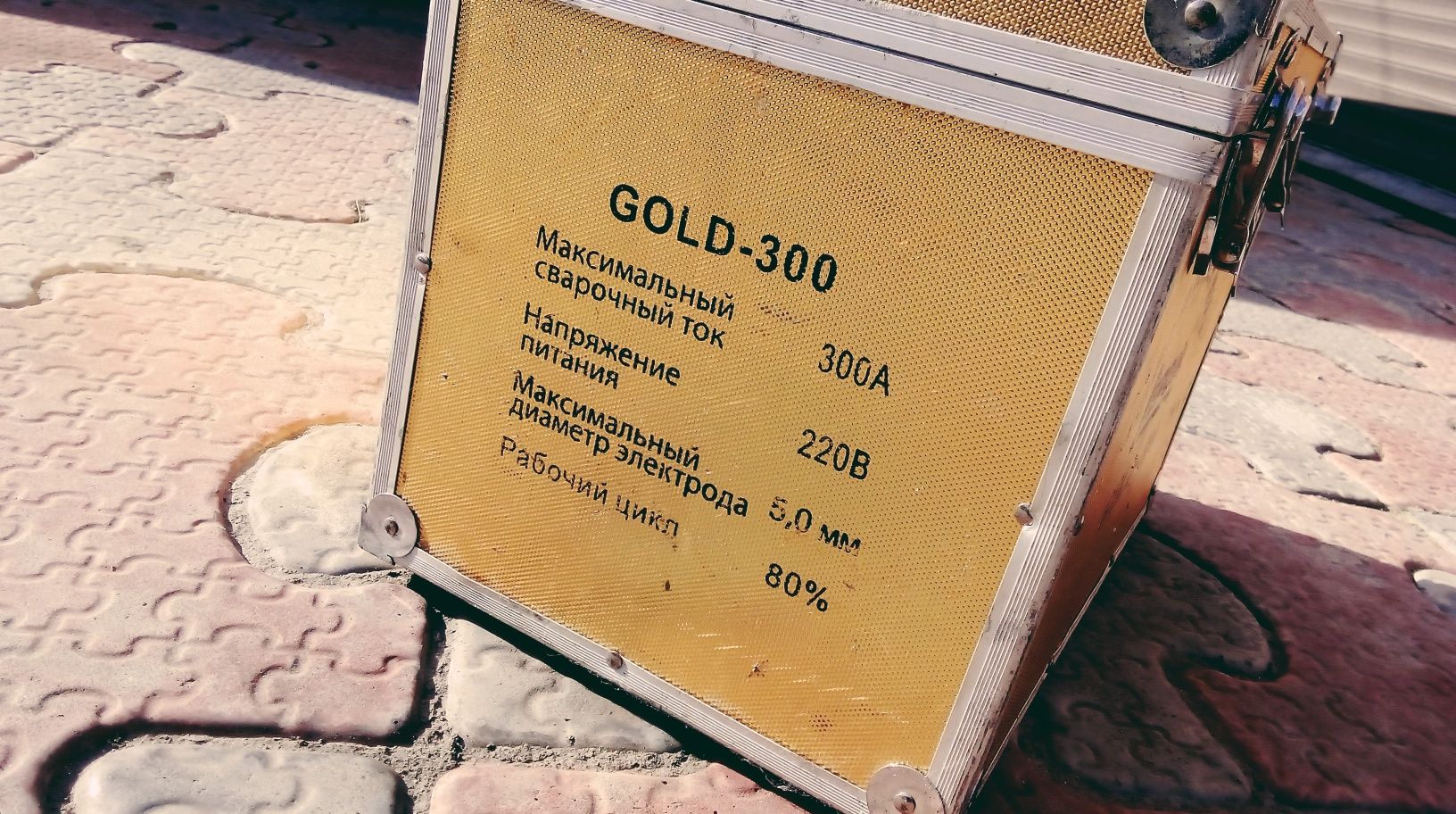 Сварочный инвертор Герой Gold 300