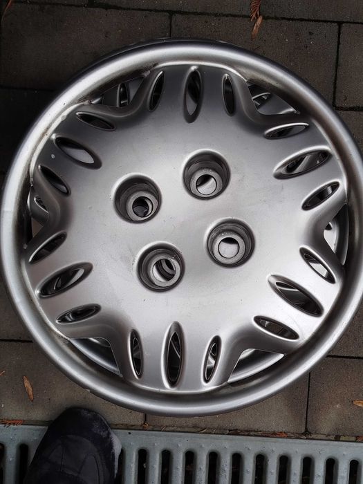 koła: felgi 13'' 4x98 Fiat + opony zimowe 155/80 R13 + kołpaki + śruby