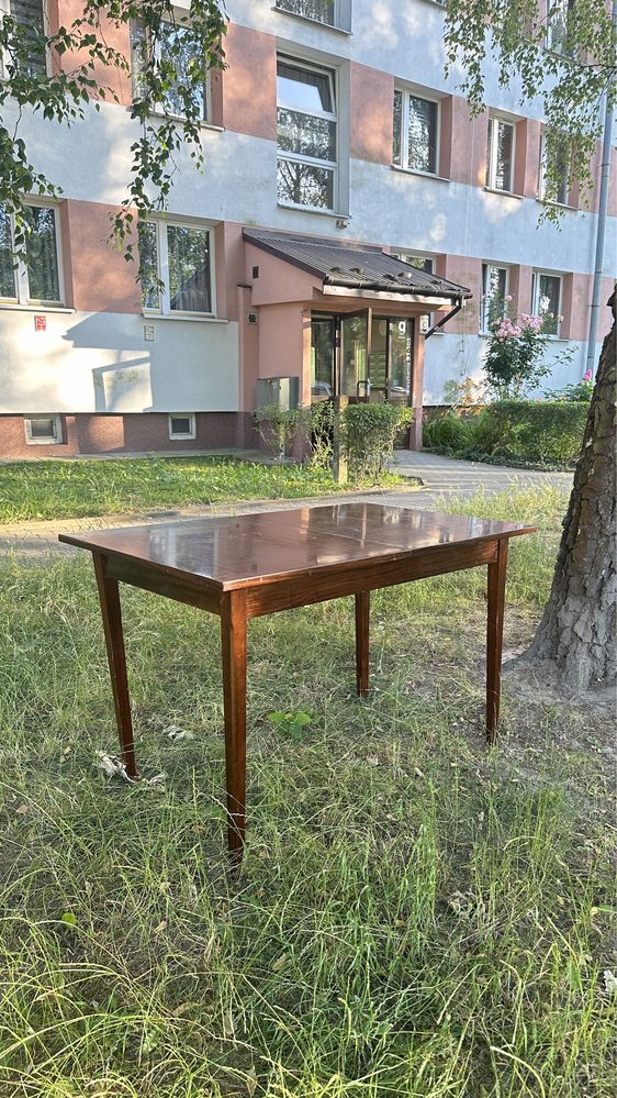 Stół PRL – rozkładany, brąz