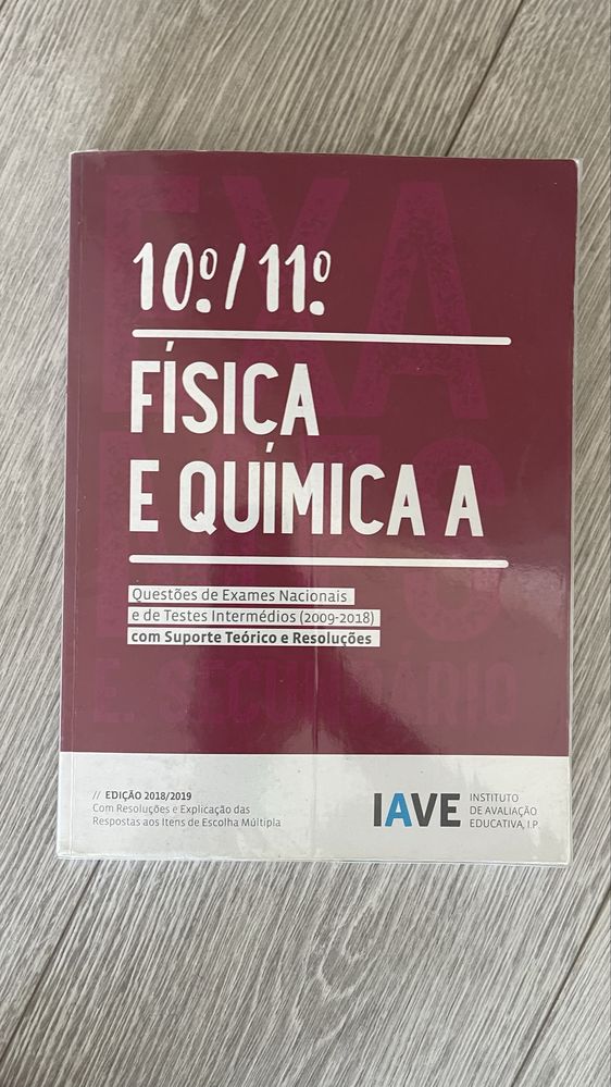 Livro preparação exame nacional Física e Química (10º e 11º)