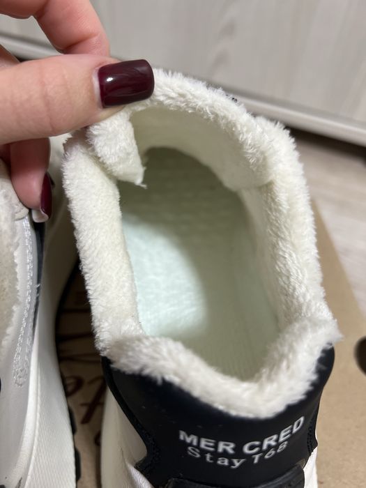 Кросівки жіночі на флісі