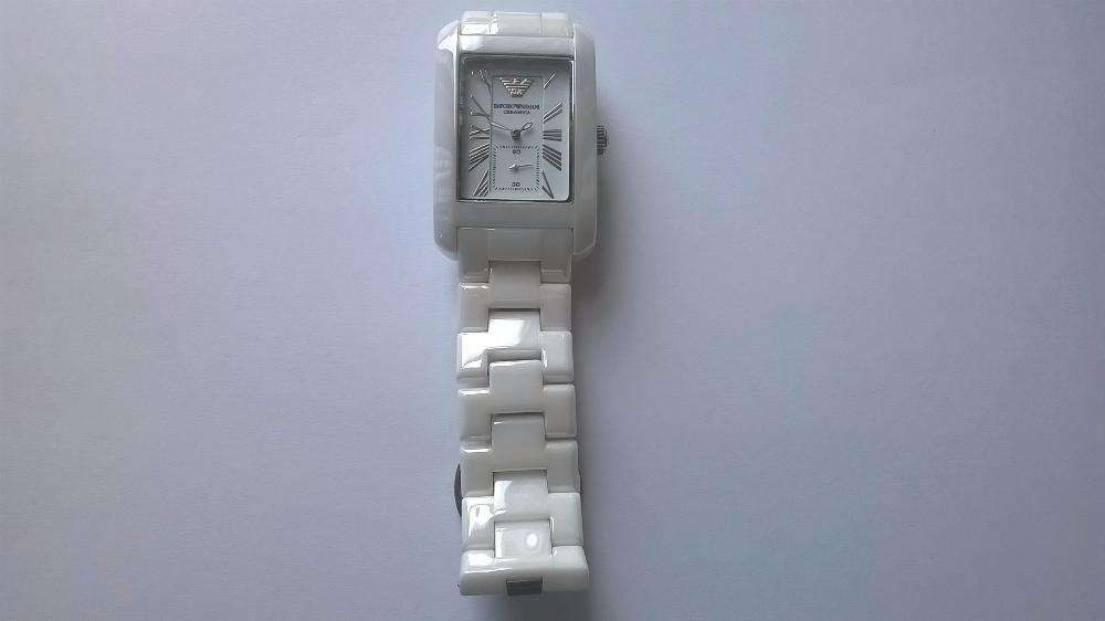 Relogio Emporio Armani com bracelete em ceramica branca