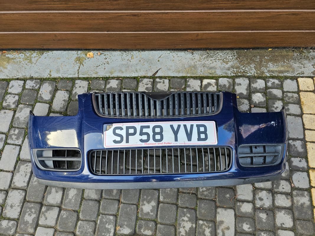 Skoda Fabia Ii Roomster 06- Zderzak przód przedni kompletny przedlift