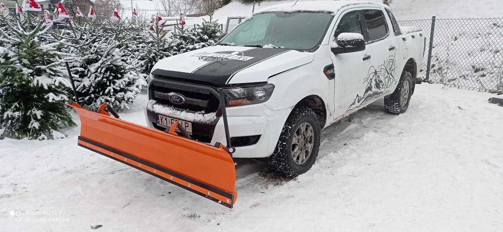 Pług do odśnieżania śniegu