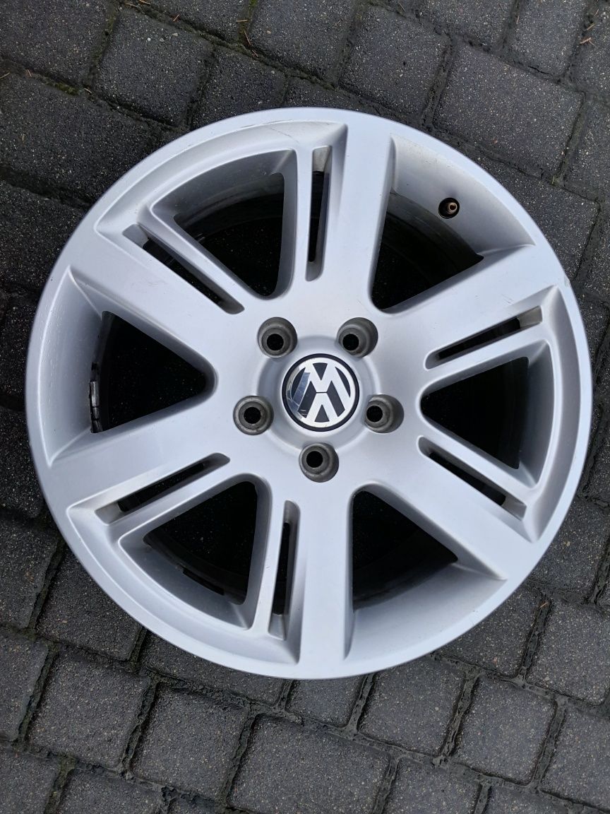 VW felga aluminiowa 8x17 cali ; 5x120 ET49 .