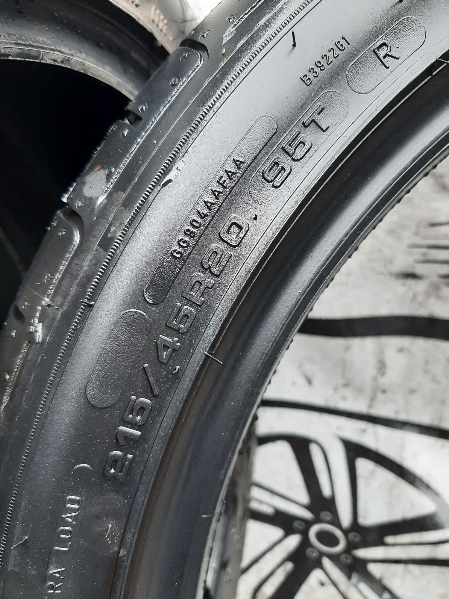 215/45r20 95T Goodyear EfficientGrip Performance