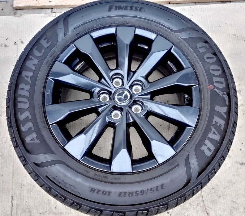 Диски R17 5x114.3 Mazda Renault Kia Шини 225/65/17