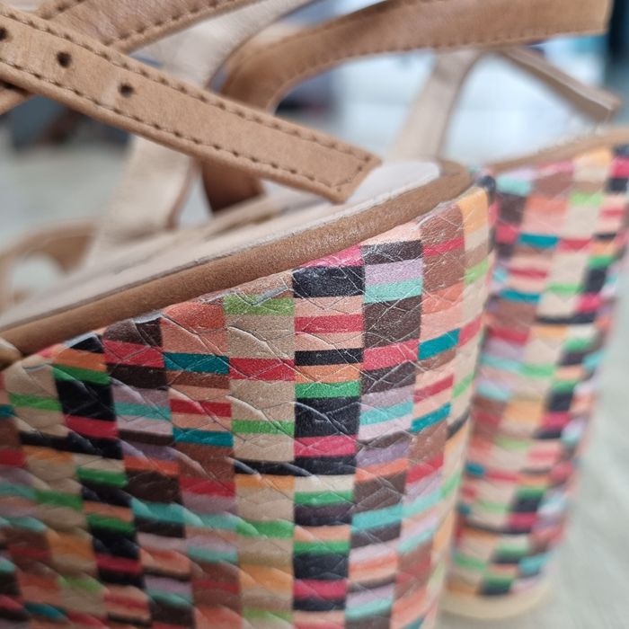 Nowe Sandały na koturnie, Kordel, rozmiar 39