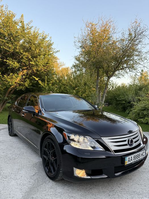Продам lexus ls 600 hl