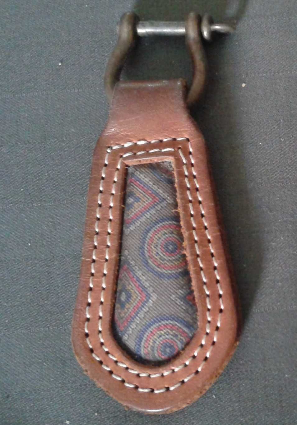 Porta-Chaves artesanais vintage, em couro / cabedal, de qualidade
