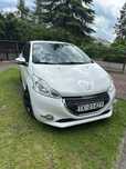 Peugeot 208 Super stan , dobre wyposażenie , serwisowany z niskim przebiegiem