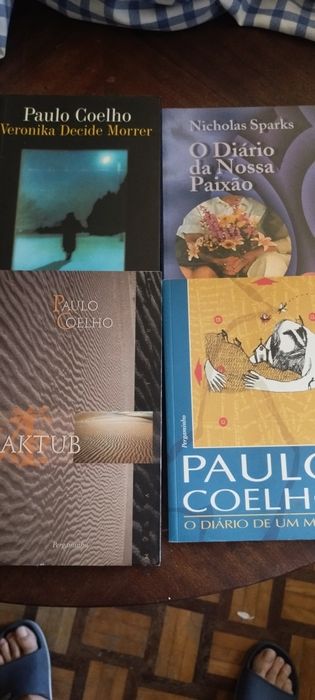 Livros Paulo Coelho e Nicholas Sparks