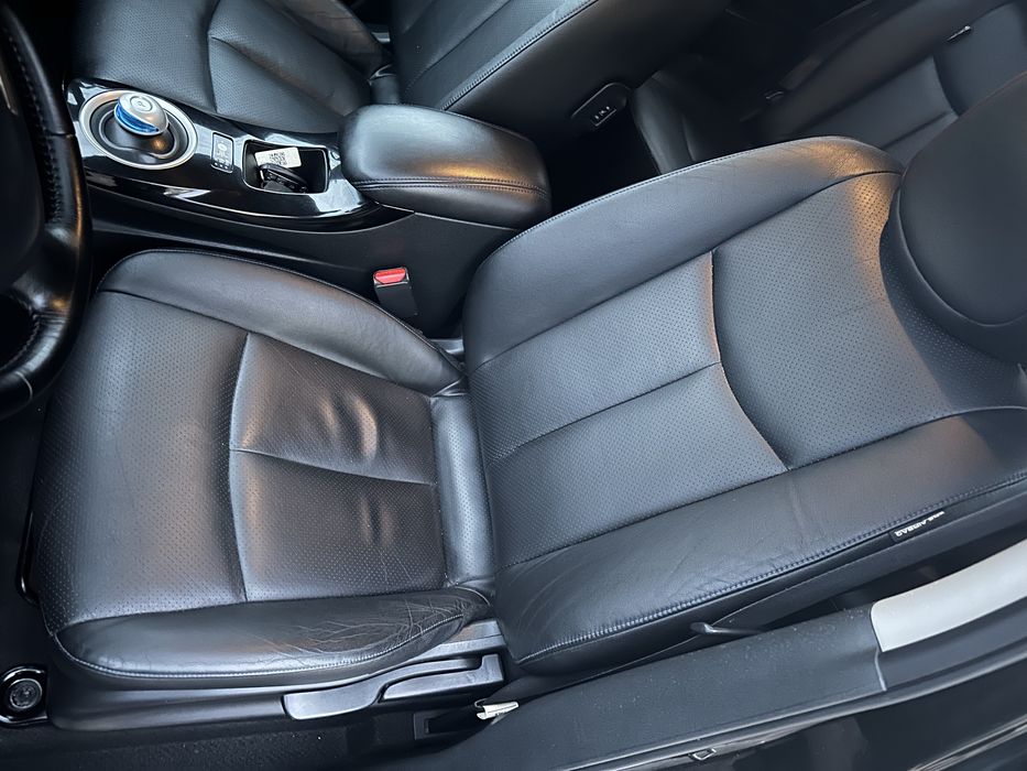 Продам Nissan Leaf