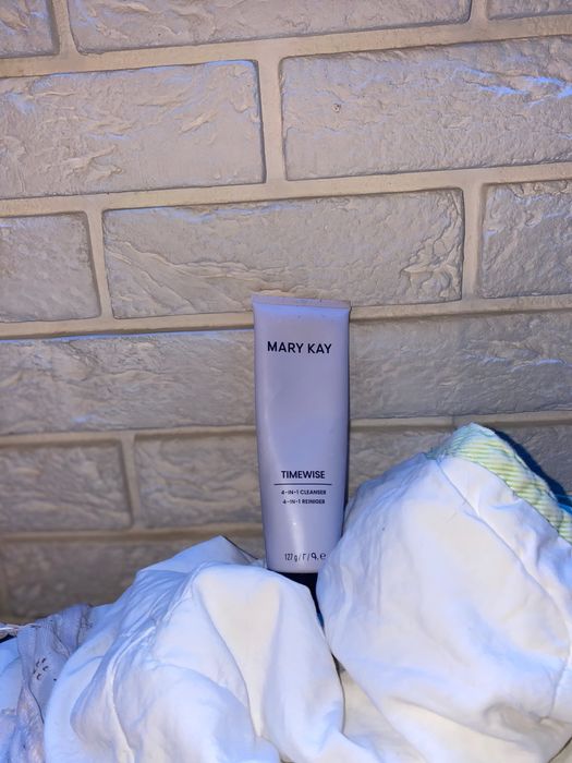 MARY KAY oczyszczający żel do twarzy 4w1 / cera mieszana i tłusta