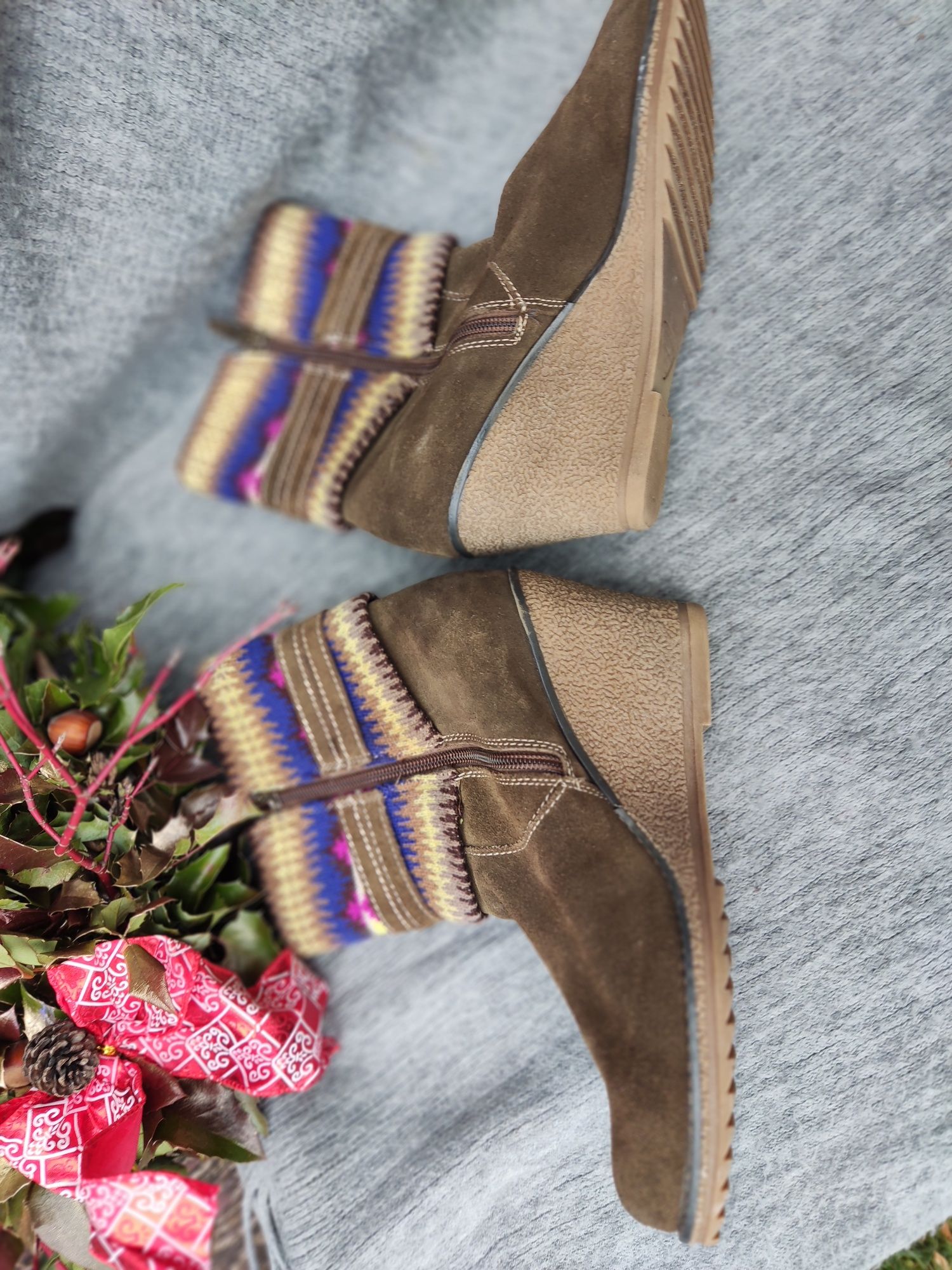 Buty zamszowe wiosenne z wzorem