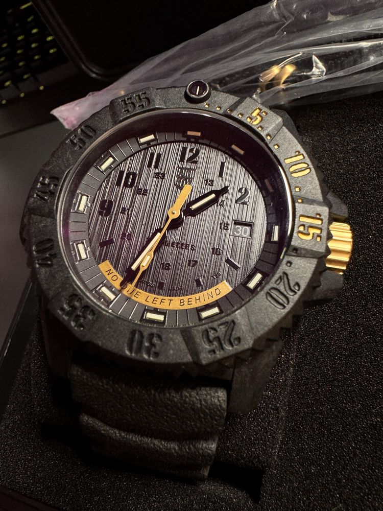 Продам годинник Luminox XS.3805.NOLB.SET