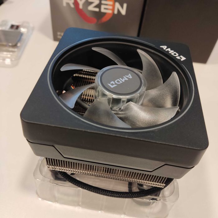 AMD Ryzen 7 3700X