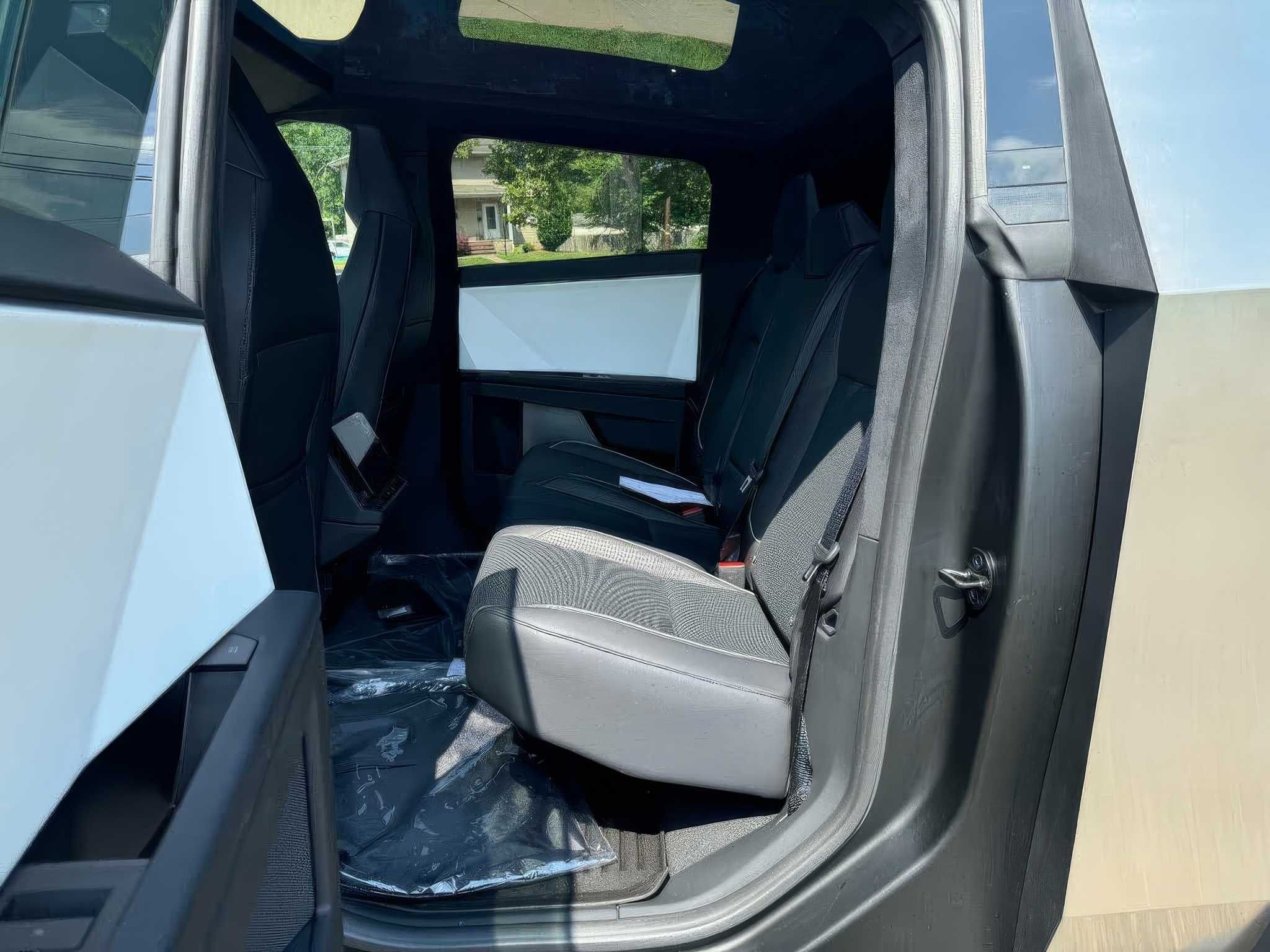 2024 Tesla Cybertruck Crew Cab