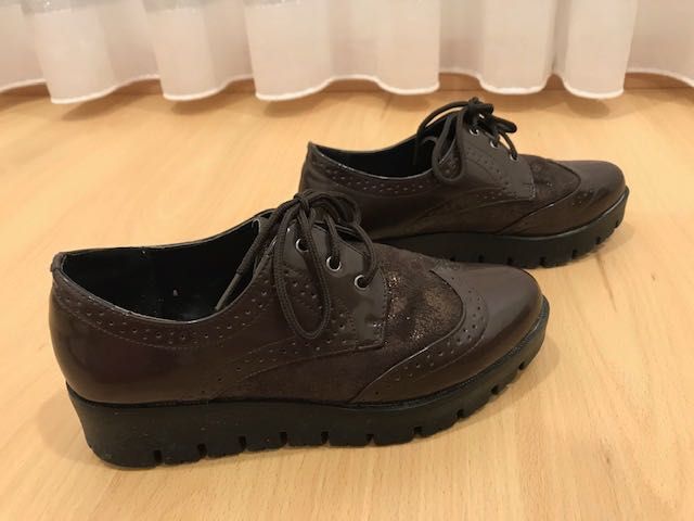 Sapatos Castanhos super confortáveis Nº 38