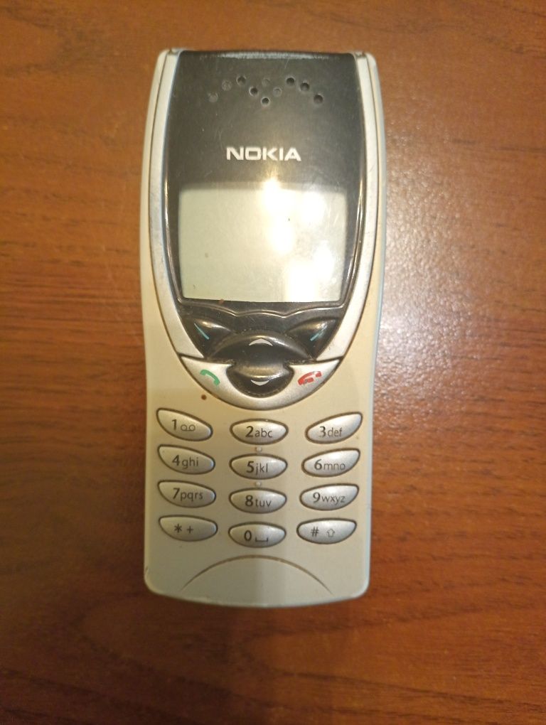 Винтажный телефон "Nokia " 8210 (Финляндия)- 1 000 грн.