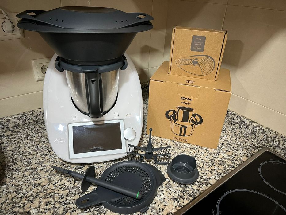 Bimby TM6 — com descascador e mandolina!