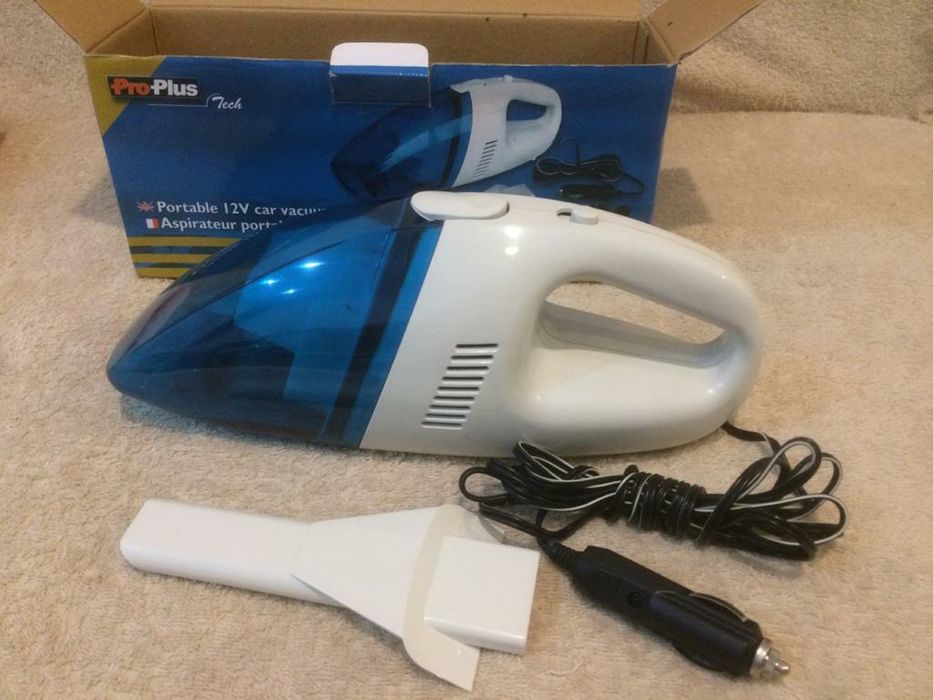 Автомобільний пилосмок (пылесос)