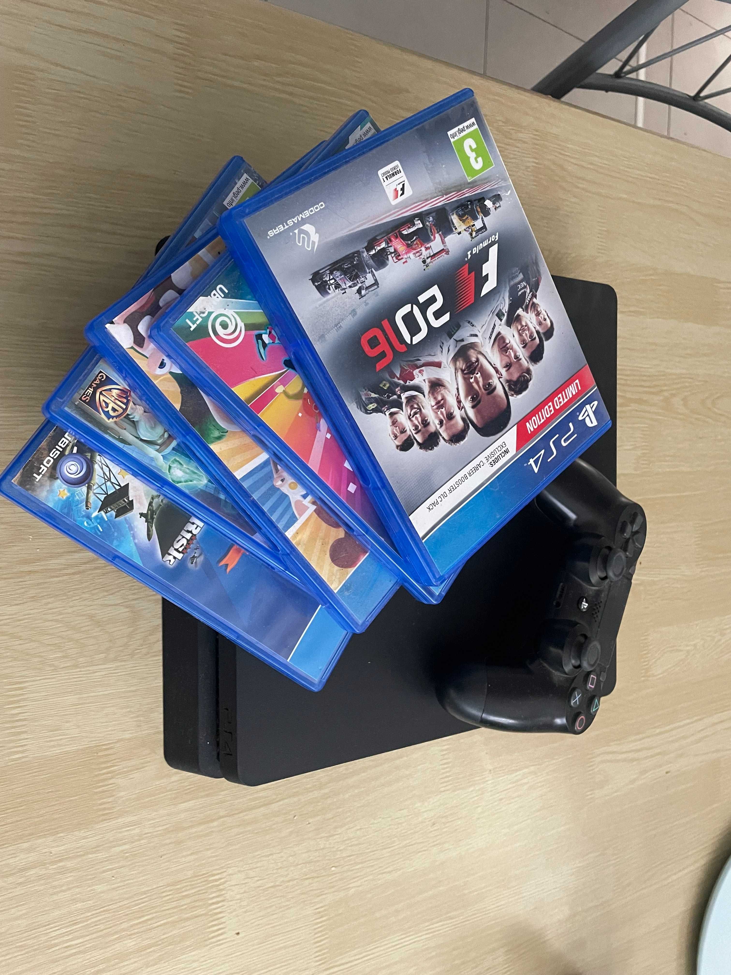 PS4 Com Jogos, dois comandos e varios acessórios