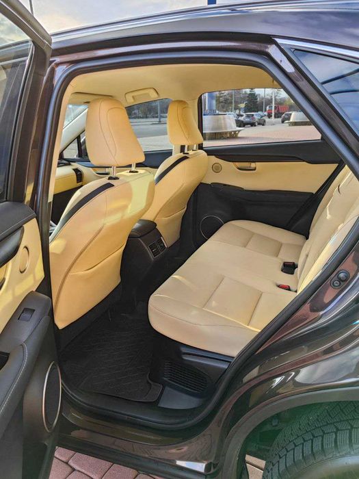 Продам Lexus NX 200t