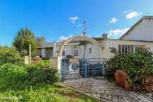 3 Casas de Aldeia p/ Recuperar c/ Quintal.