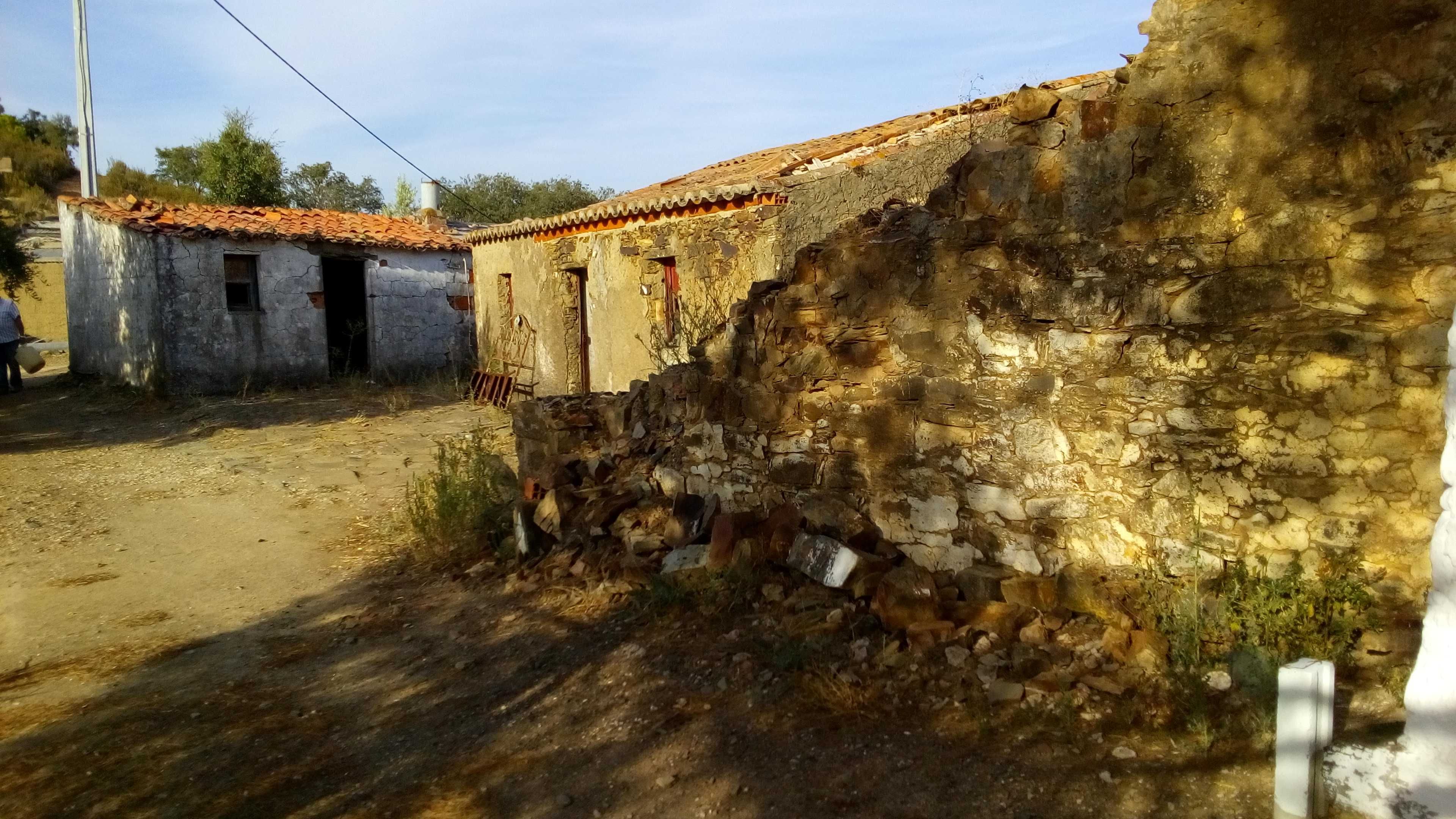 Terreno urbano na serra Algarvia