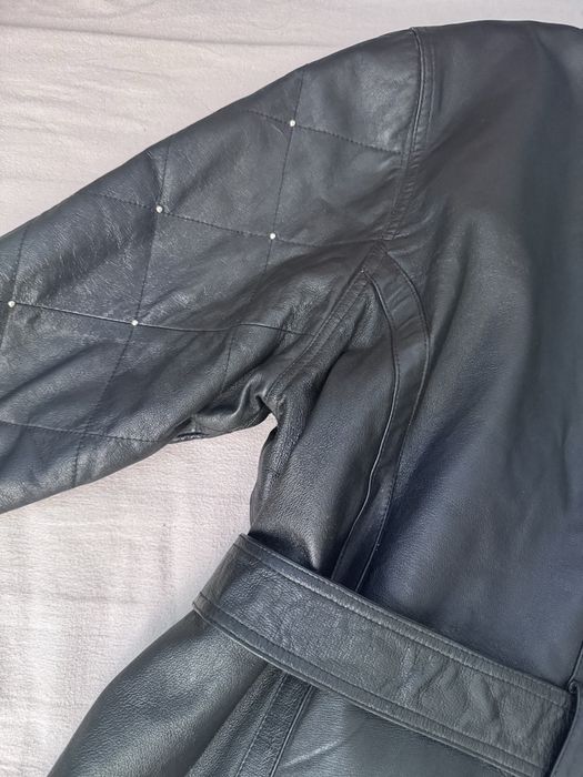 Sliczna unikatowa skorzana kurtka z paskiem w stylu versace