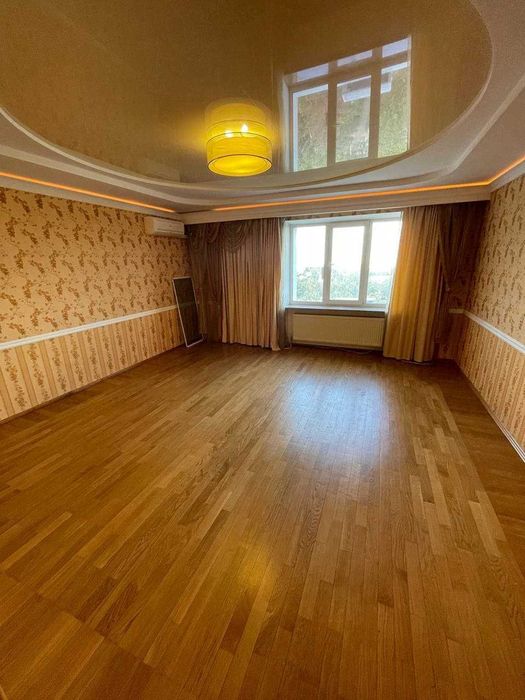 Дворівнева квартира в центрі міста! Можлива розстрочка!